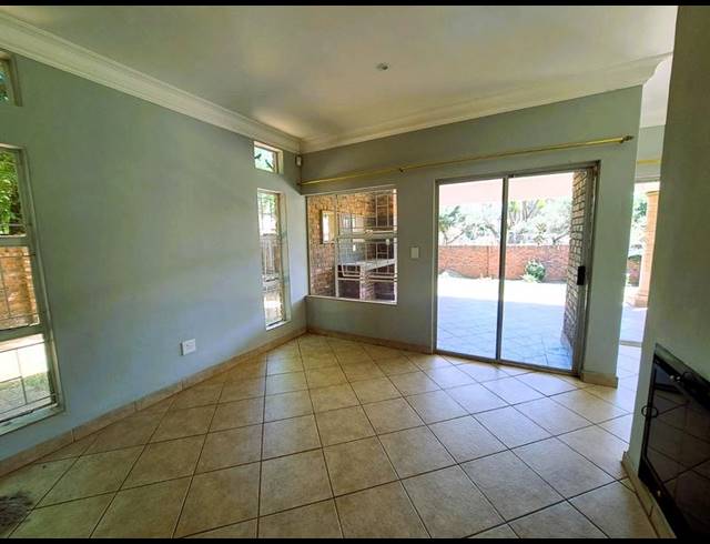 3 BEDROOM HOUSE FOR SALE IN ELDORAIGNE